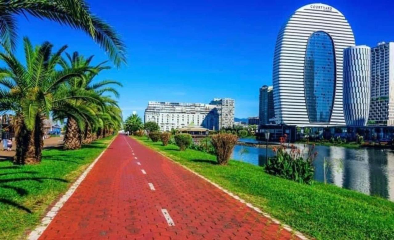 Black Sea Aparthotel Orbi City Batumi Esterno foto